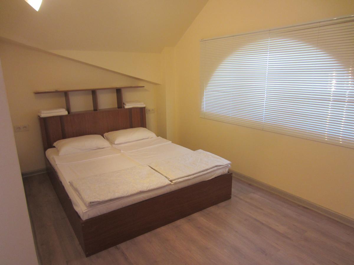 The Rooms Hostel Jerevan Exteriör bild